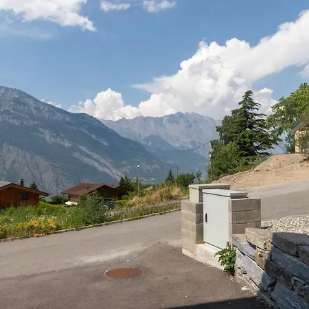 Les Louettes A Sapinhaut Canton Du Valais Oda ve Kahvaltı